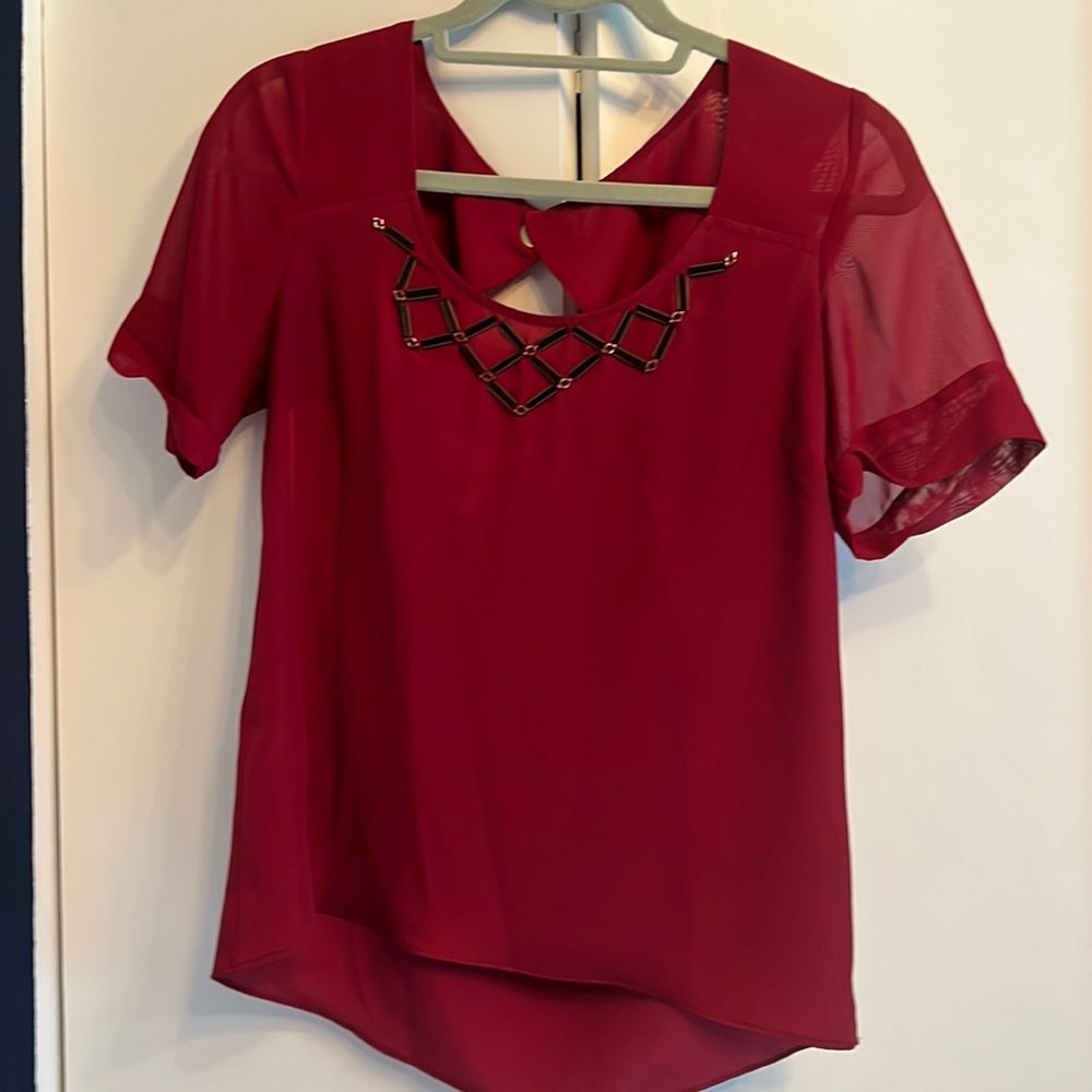 BCBG burgundy silky short sleeved top with detail